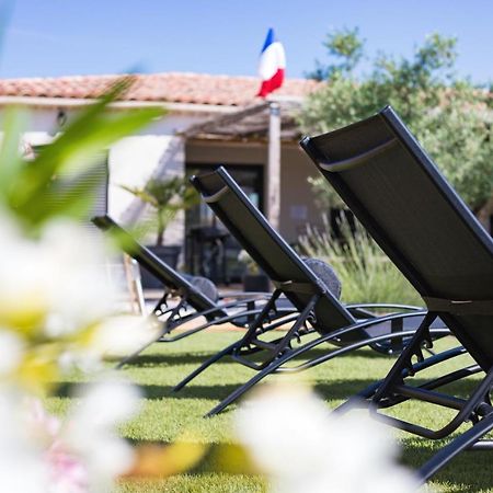 Les Costebelles Bed & Breakfast Valensole Bagian luar foto
