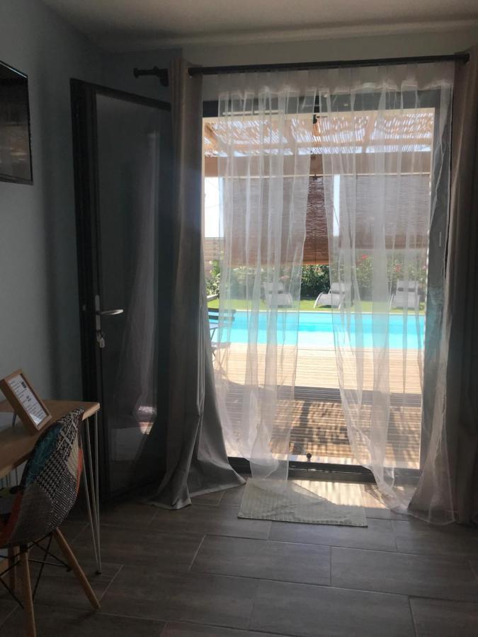 Les Costebelles Bed & Breakfast Valensole Bagian luar foto