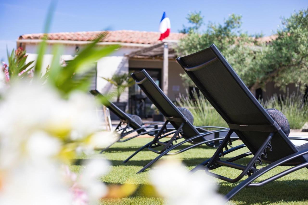 Les Costebelles Bed & Breakfast Valensole Bagian luar foto
