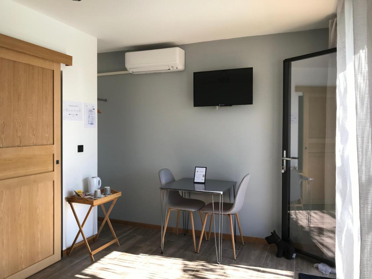 Les Costebelles Bed & Breakfast Valensole Bagian luar foto
