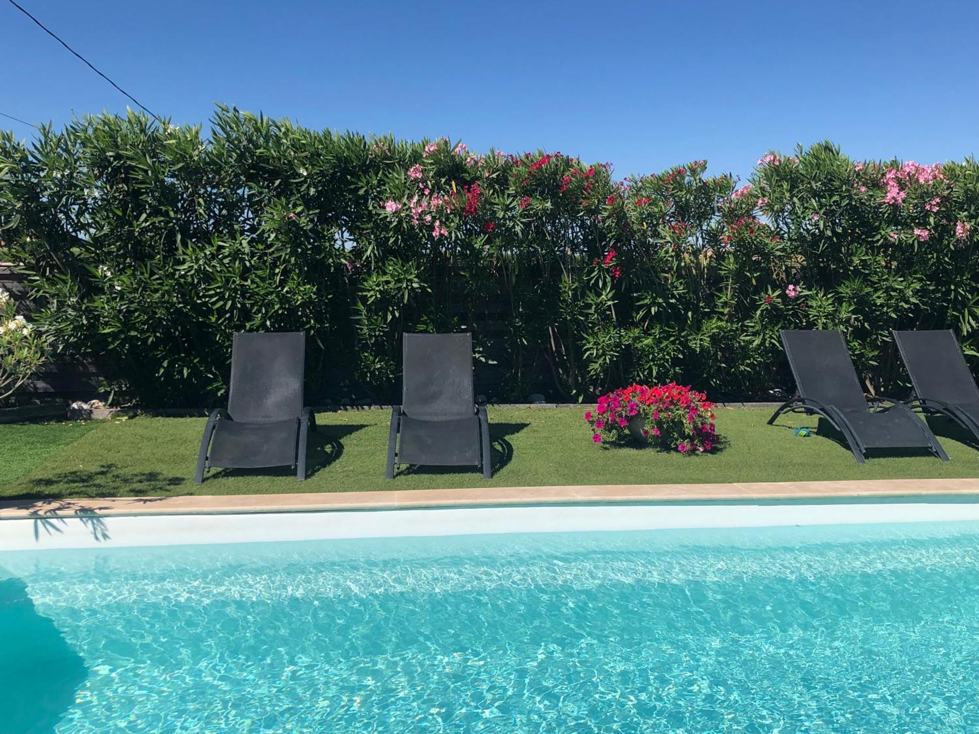 Les Costebelles Bed & Breakfast Valensole Bagian luar foto